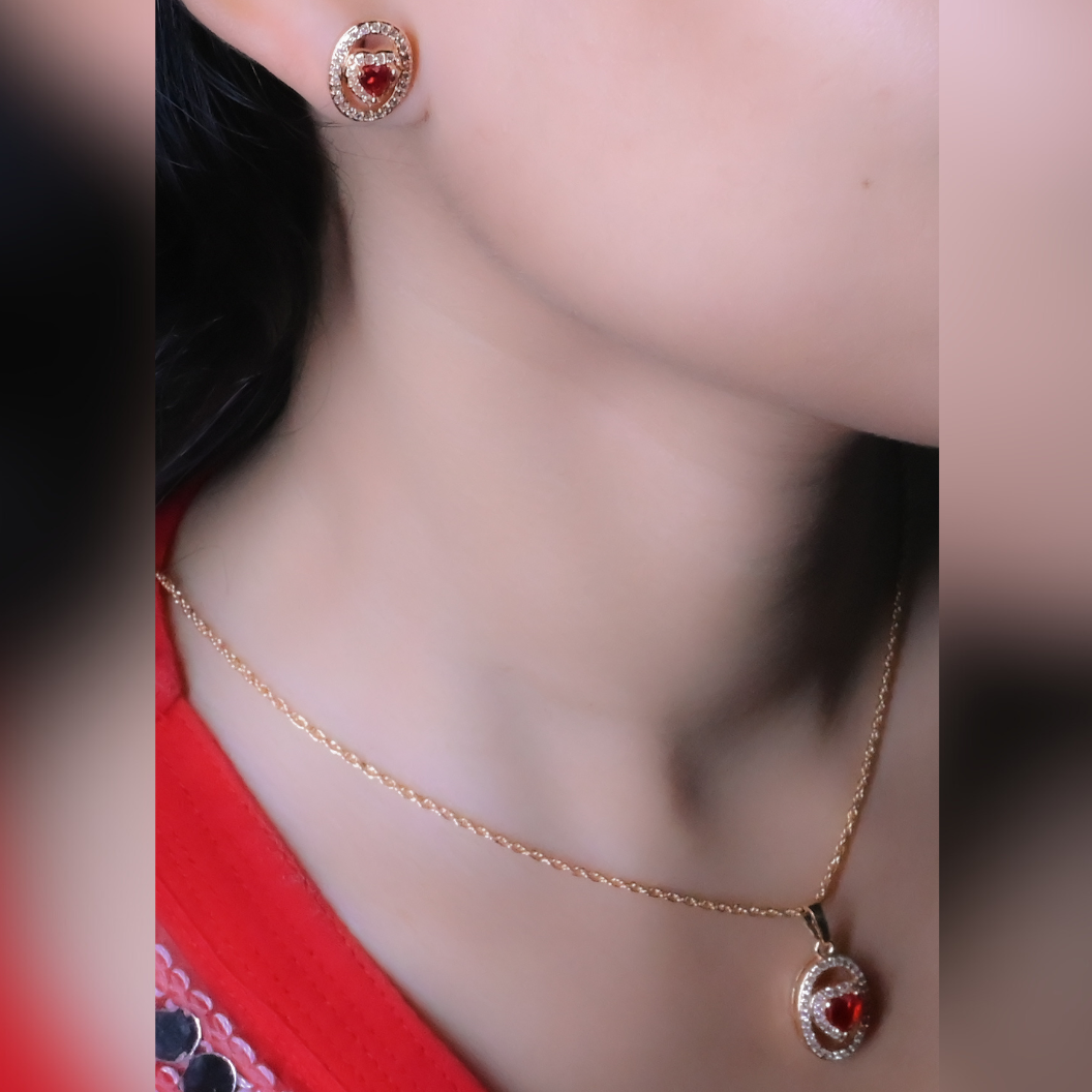 GehnaBuzz Dazzling Red Heart Pendant Set