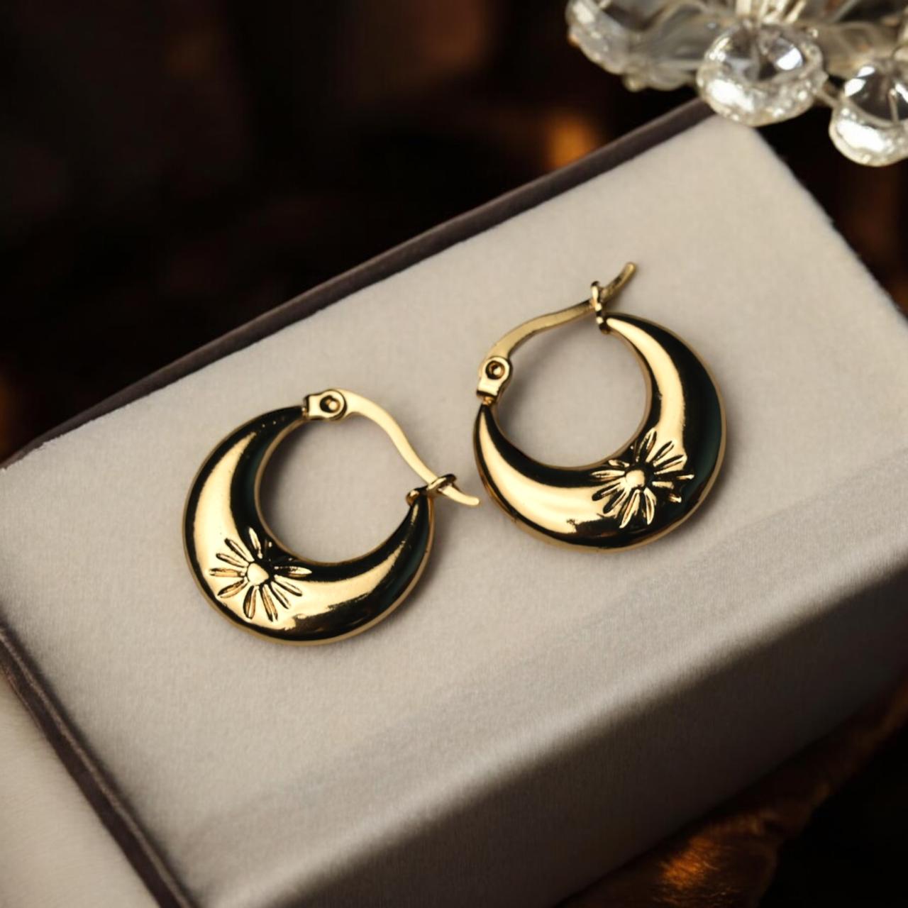 GehnaBuzz Sun Etched Hoop Earrings