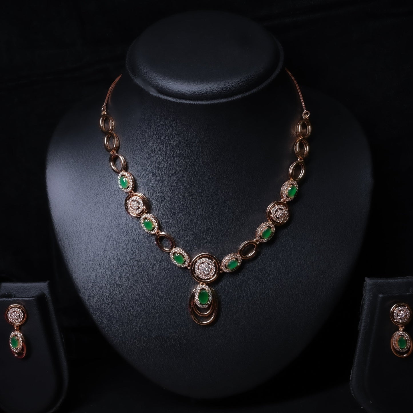 GehnaBuzz Simmering Green Crystal Sitara Necklace