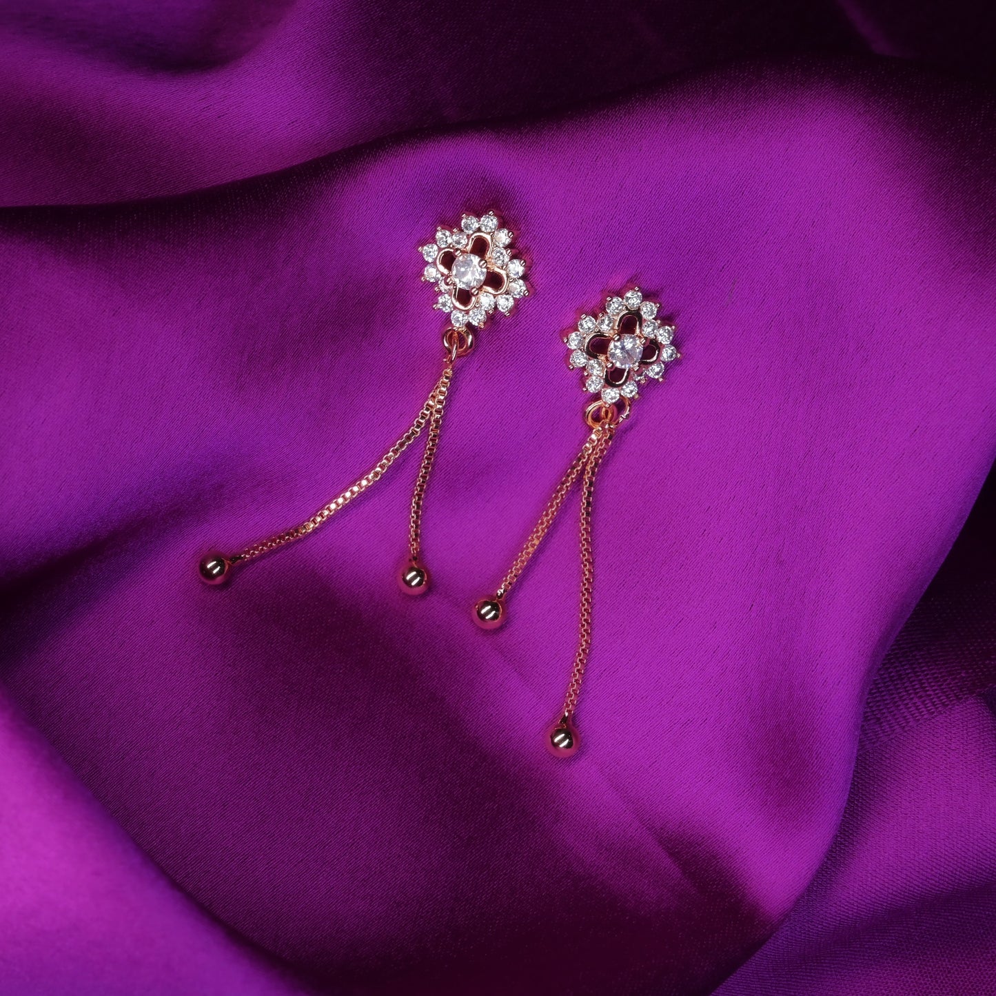 GehnaBuzz Scintillating Korean Style Earring