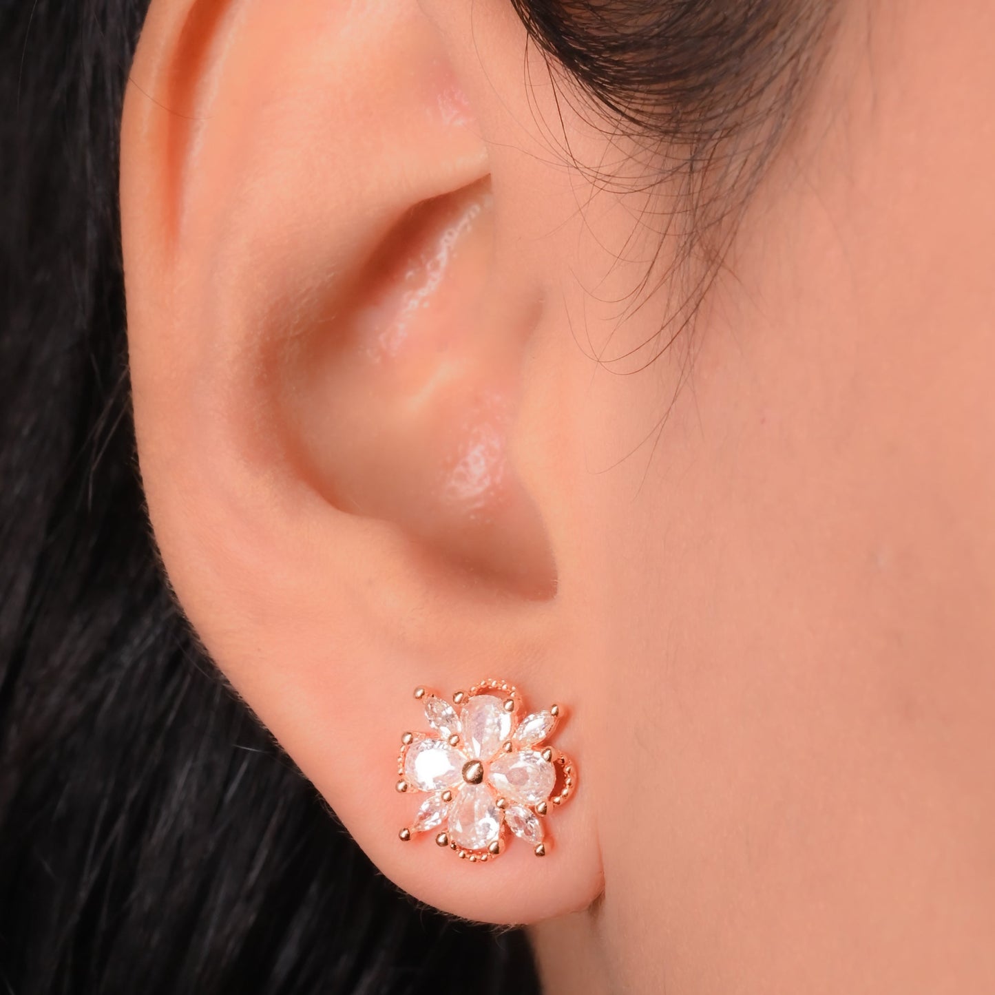 GehnaBuzz Glimmering Glitters Floral Earring