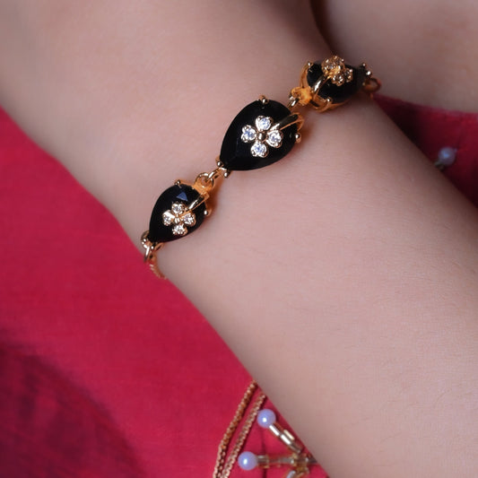 GehnaBuzz Shimmering Black Stone Bracelet