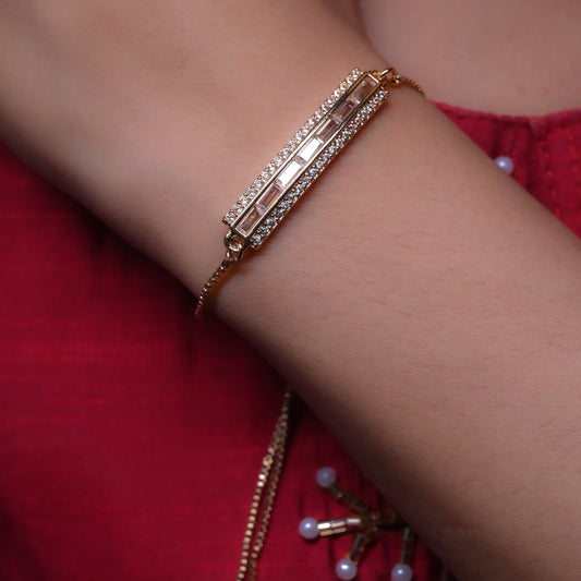 GehnaBuzz Stylish Crystal Studded Bracelet