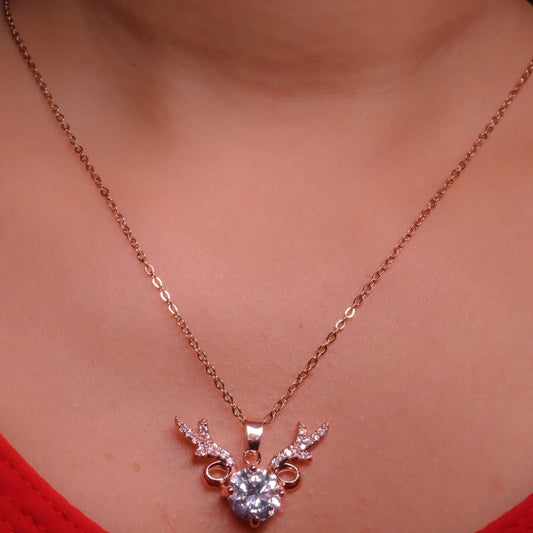 GehnaBuzz Enchanting Antlers Pendant