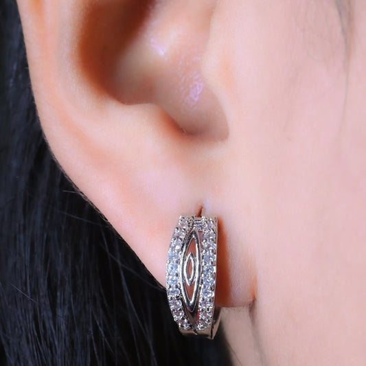 GehnaBuzz Scintillating Silver Earring