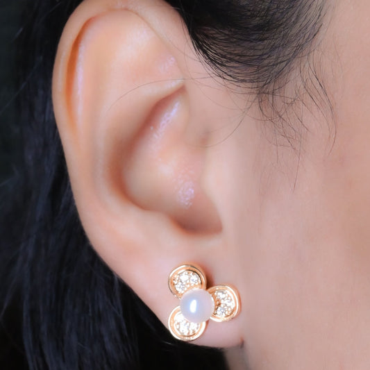 Gehnabuzz Blooming Petal Pearl Earring