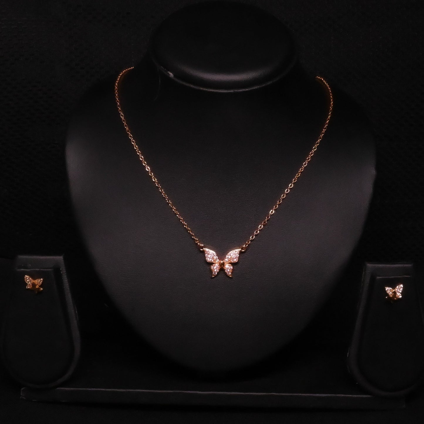 GehnaBuzz Elegant Butterfly Pendant Set