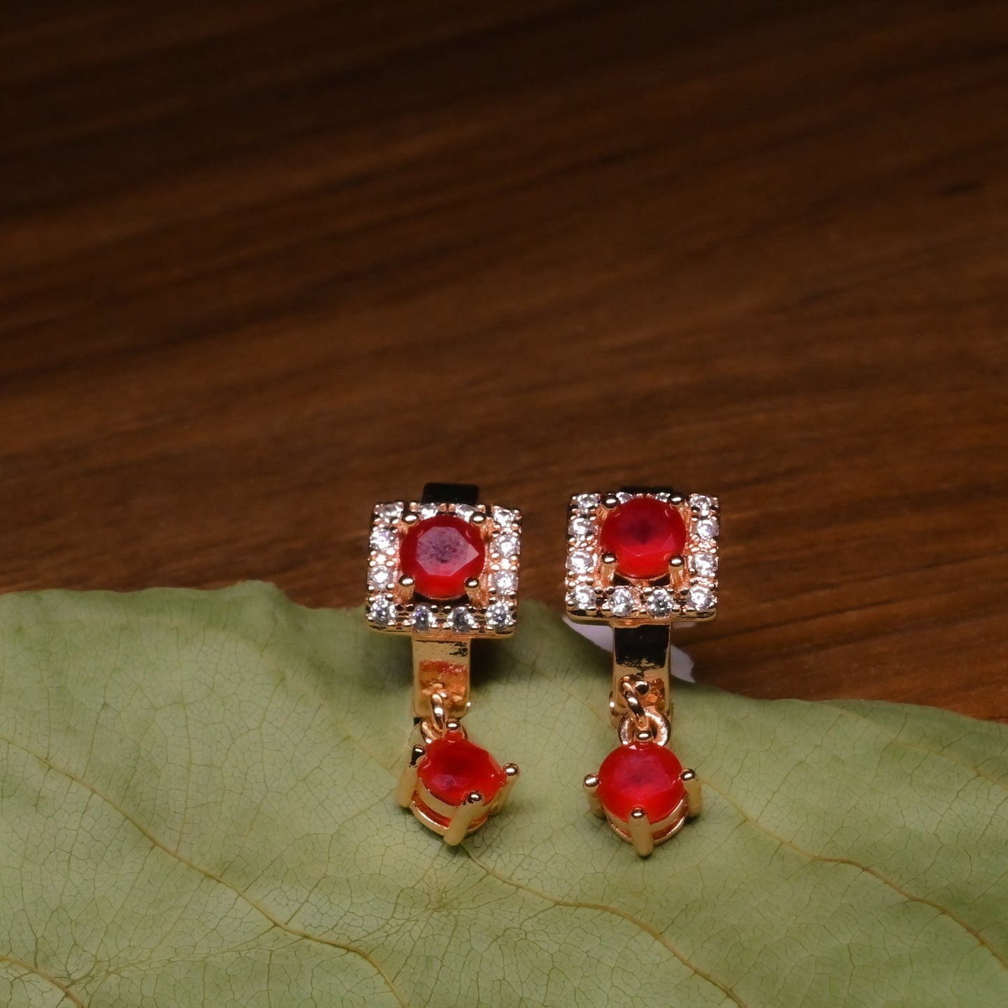 GehnaBuzz Red Blossom Stunning Earring