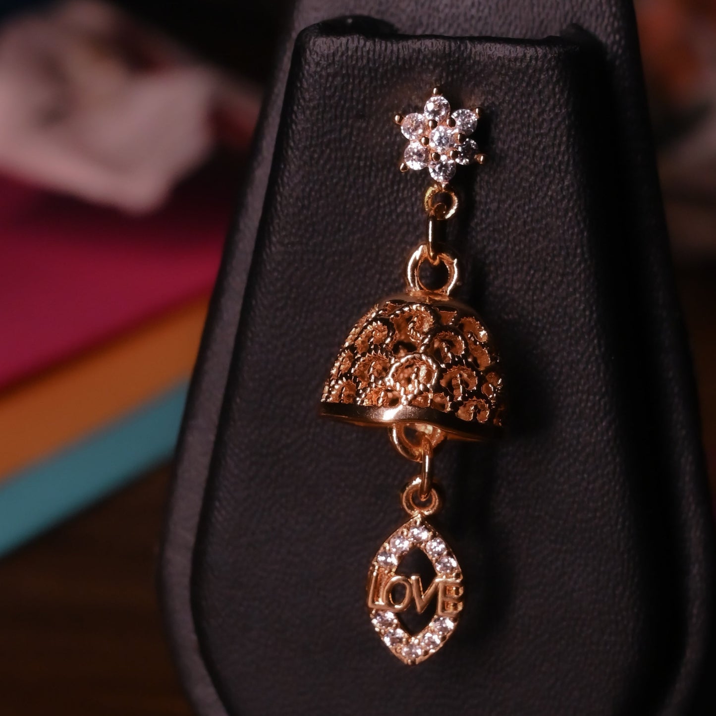 GehnaBuzz Eye Catching Traditional Love Earring