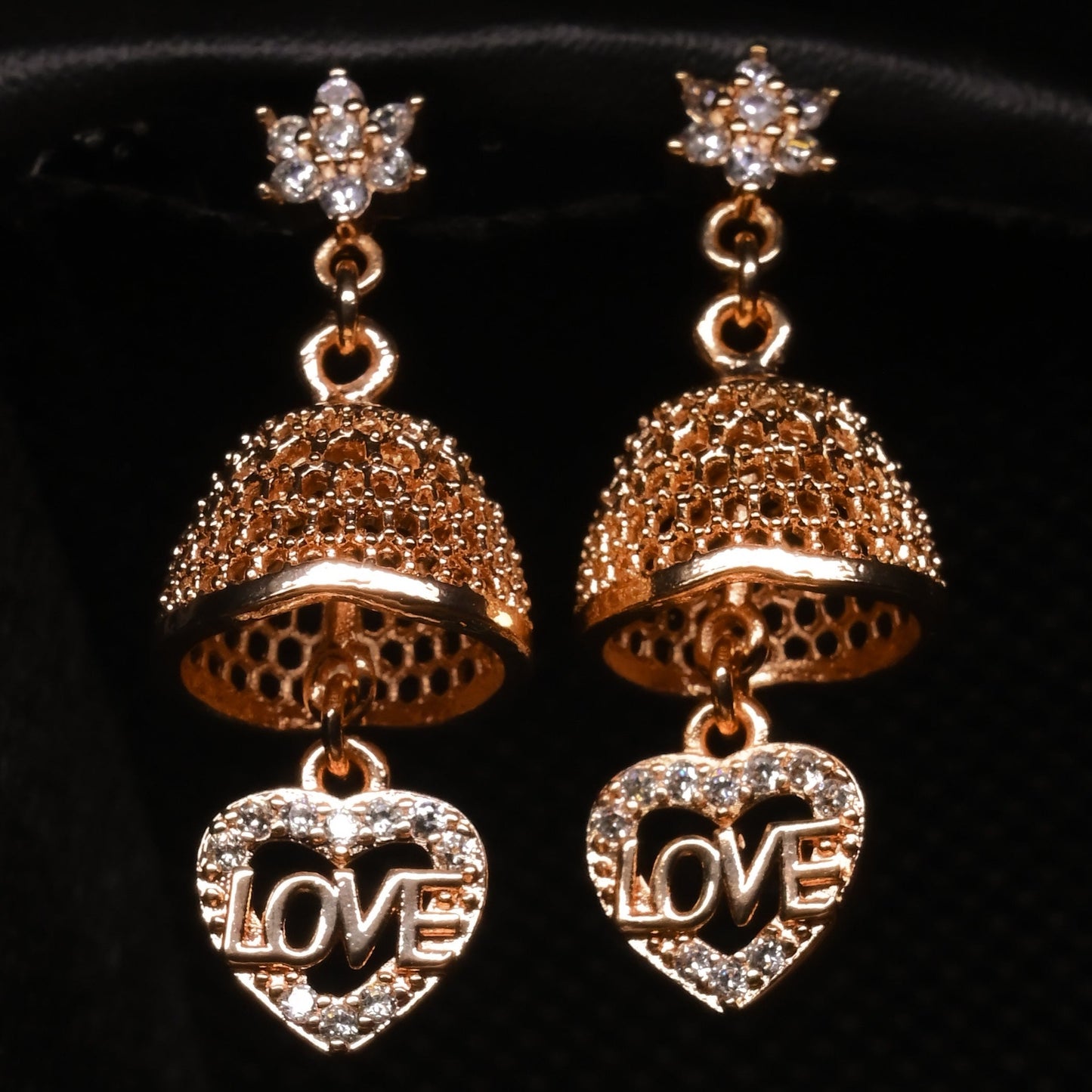 GehnaBuzz Everlasting Love Earring