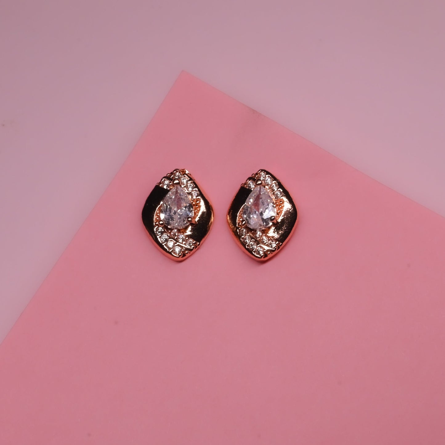 GehnaBuzz Classic Dew Drop Earring