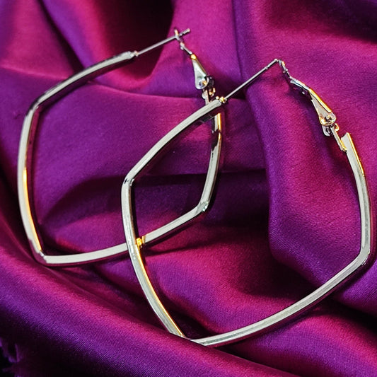 GehnaBuzz Sleek Stylish Hoop Earrings