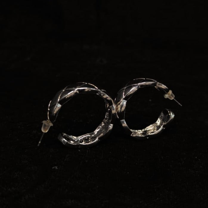 GehnaBuzz Elegant Hoop Earrings