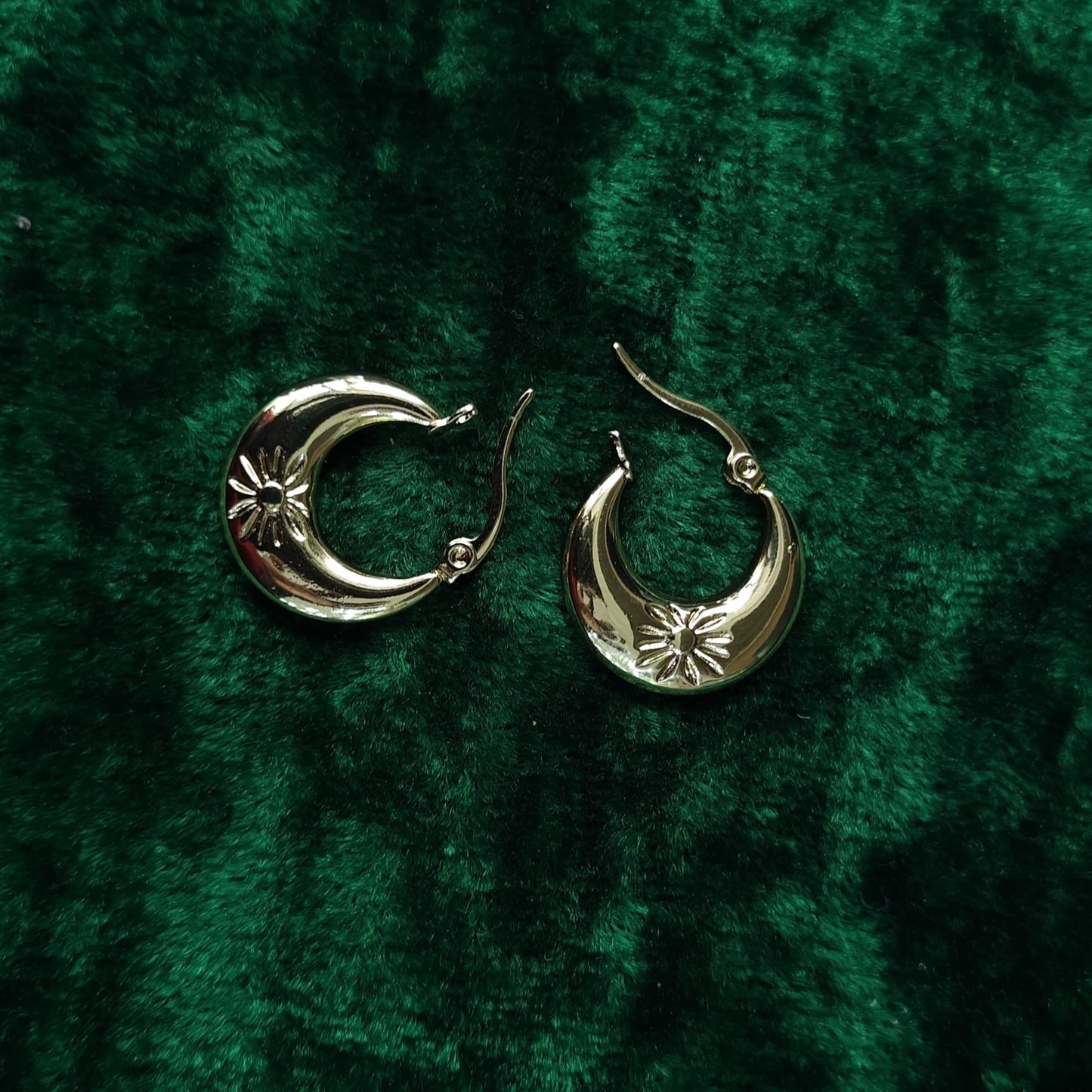 GehnaBuzz Sun Etched Hoop Earrings