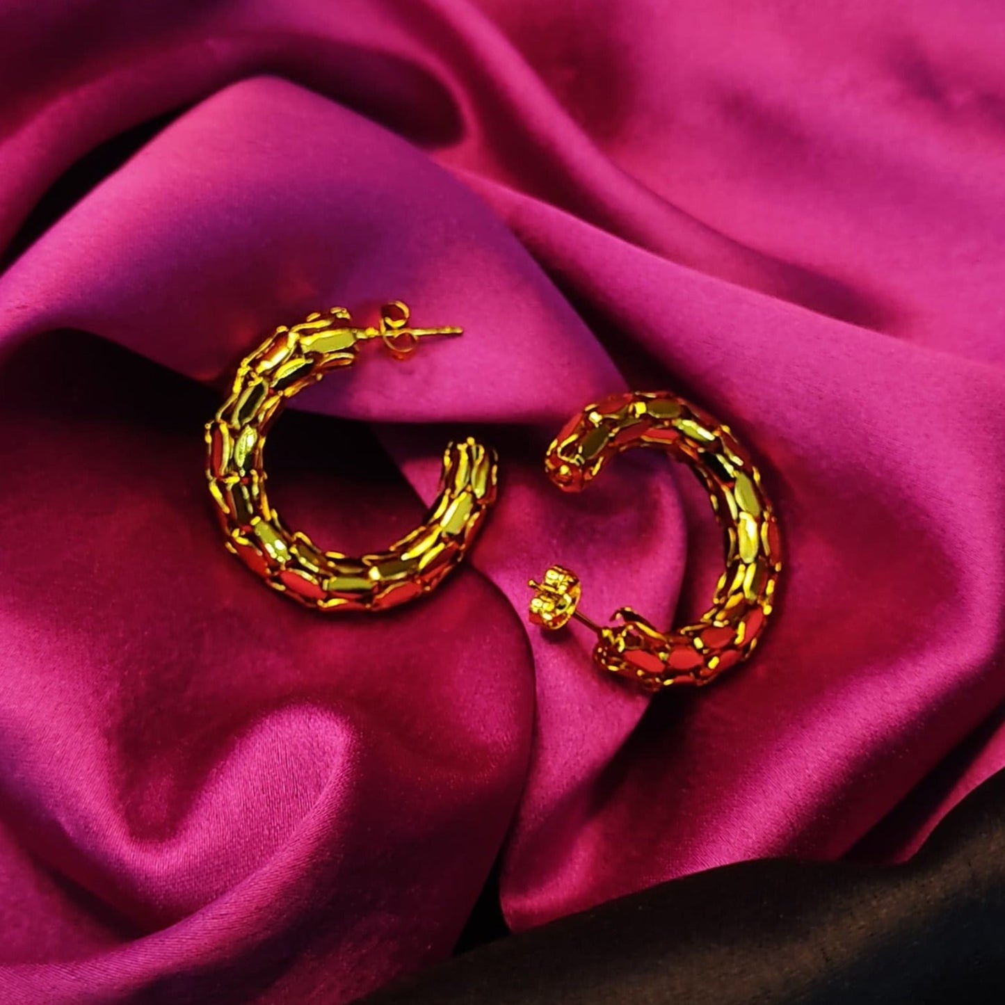 GehnaBuzz Mesmerizing Rush Hoop Earrings