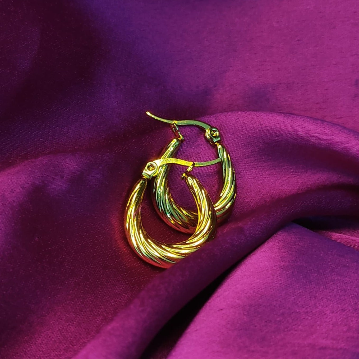 GehnaBuzz Twist Croissant Hoop Earrings