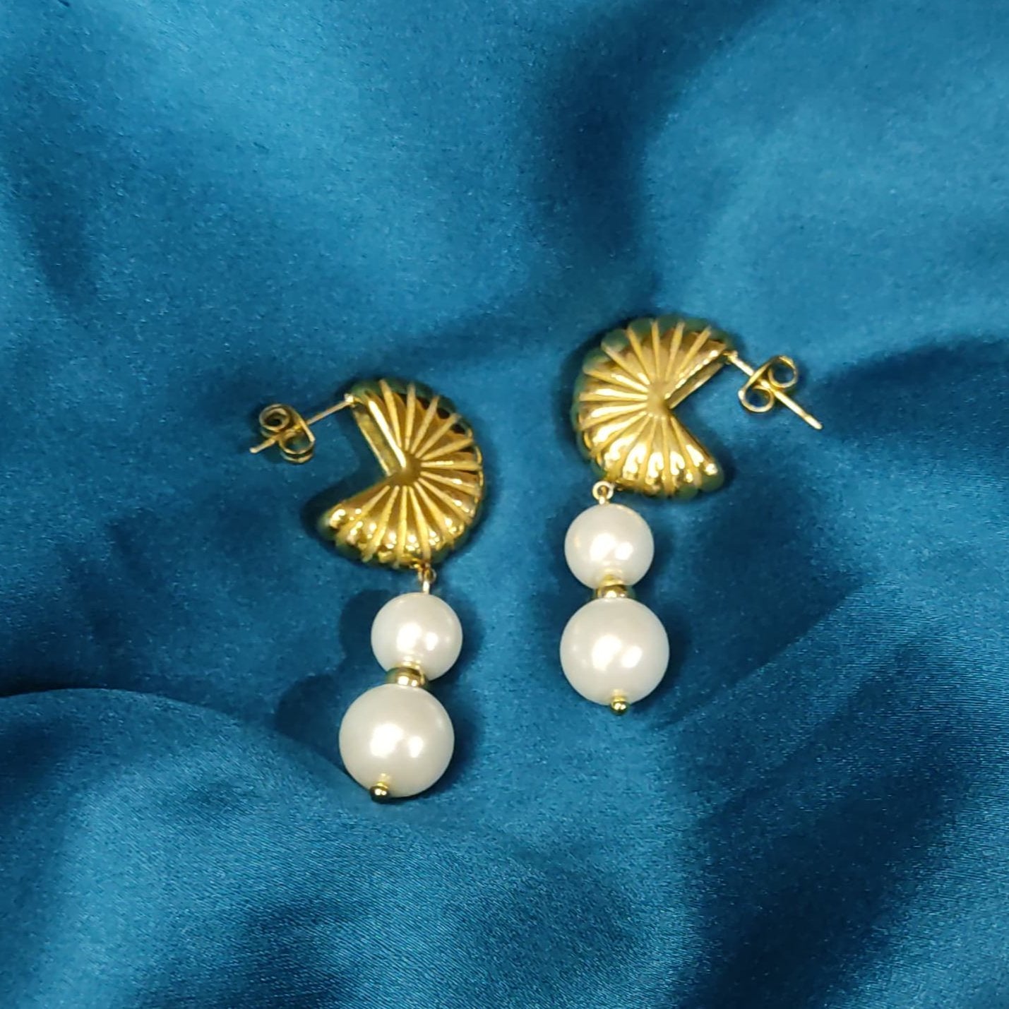 Gehnabuzz Pearl Drop Stainless Steel 18k Gold Plated White Natural Stone Earrings