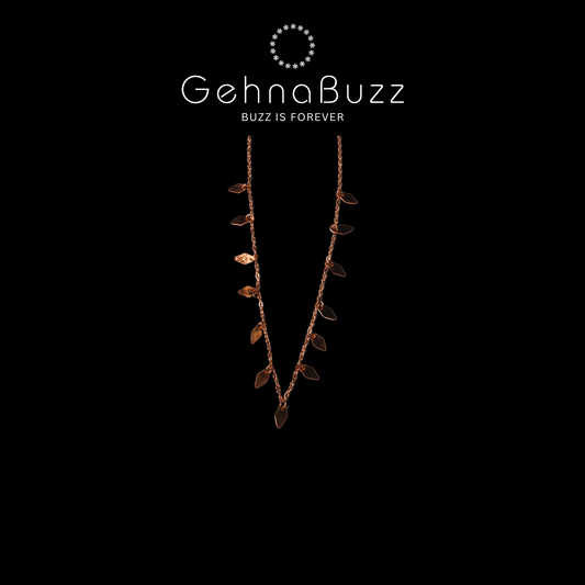 GehnaBuzz Fashionable Leafy Pendant