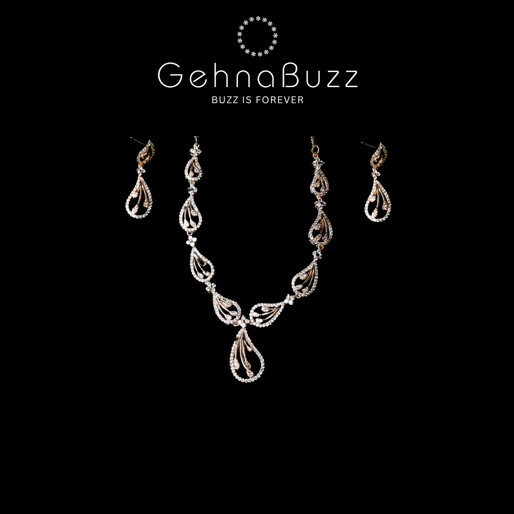 GehnaBuzz Mesmerizing Skylight Necklace