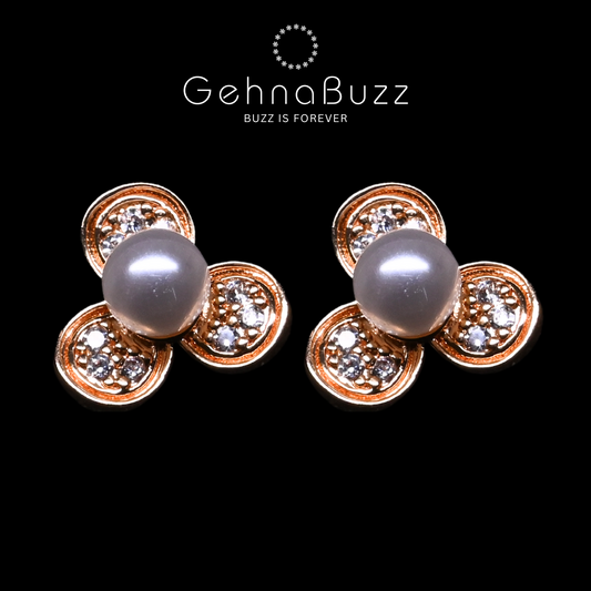 Gehnabuzz Blooming Petal Pearl Earring