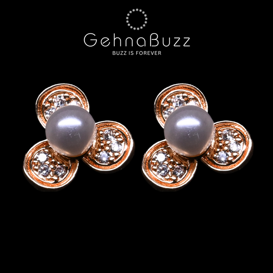 Gehnabuzz Blooming Petal Pearl Earring