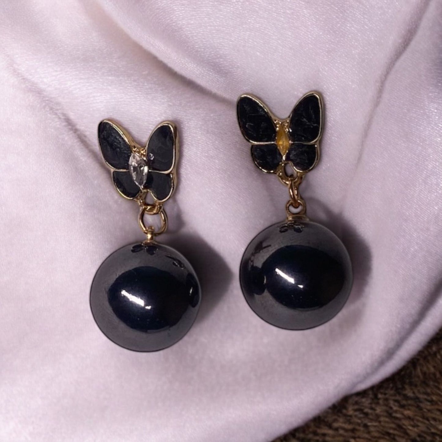 GehnaBuzz Butterfly Black Pearl Dangler Earring